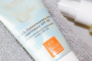 Krem z filtrem SPF50, który chroni skórę przed promieniowaniem UVA, UVB, VIS i IR.